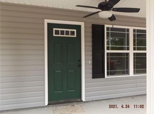 212 Red Gate Rd, Waynesville, GA 31566