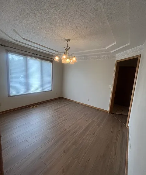 653 Parkwood Cir — Photo 4