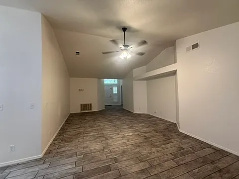 3 bed, 1726 sqft, $2,500 — Photo 4
