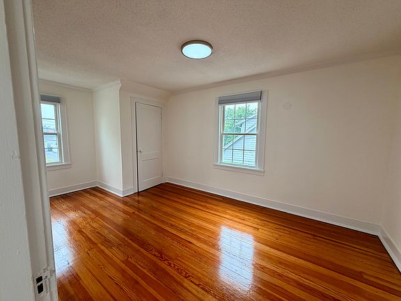 5th image of 15 Washington Cir
