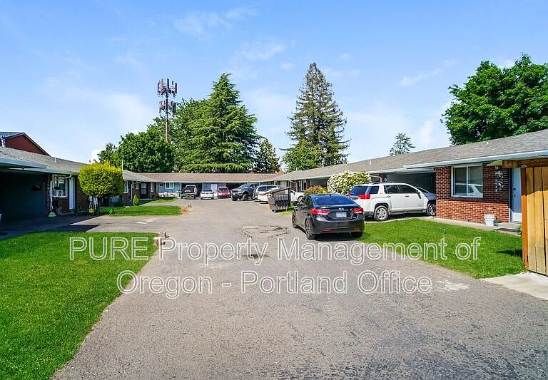 1049 SE Walnut St #7 — Photo 16