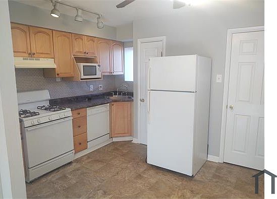 2nd image of 6733 Kenwood Dr