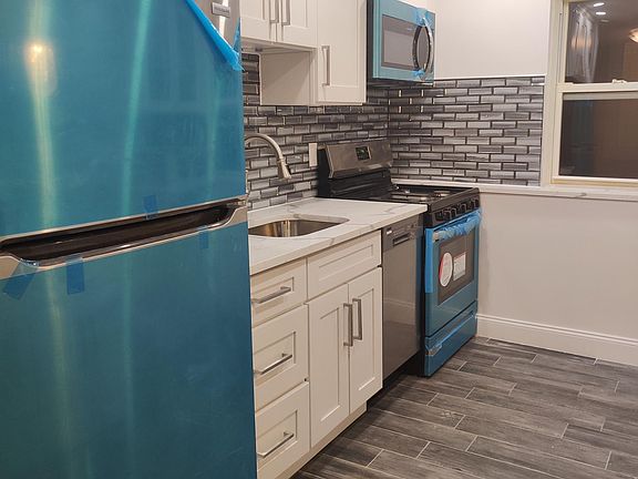 2nd image of 584 Mayfair Dr S Floor 2