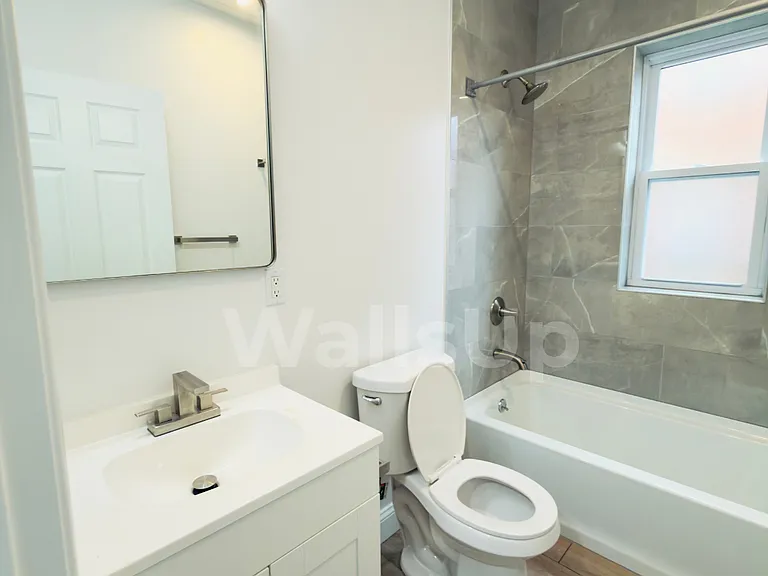 17-19 Cabot St #1 — Photo 10