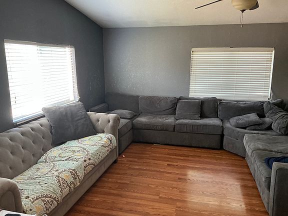 4th image of 4065 Railroad Ave