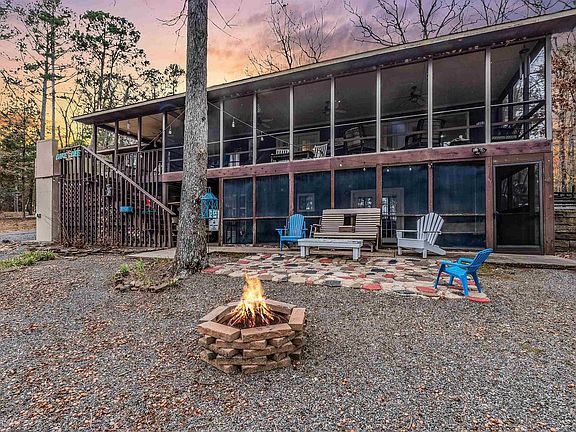 3rd image of 424 Potters Point Rd