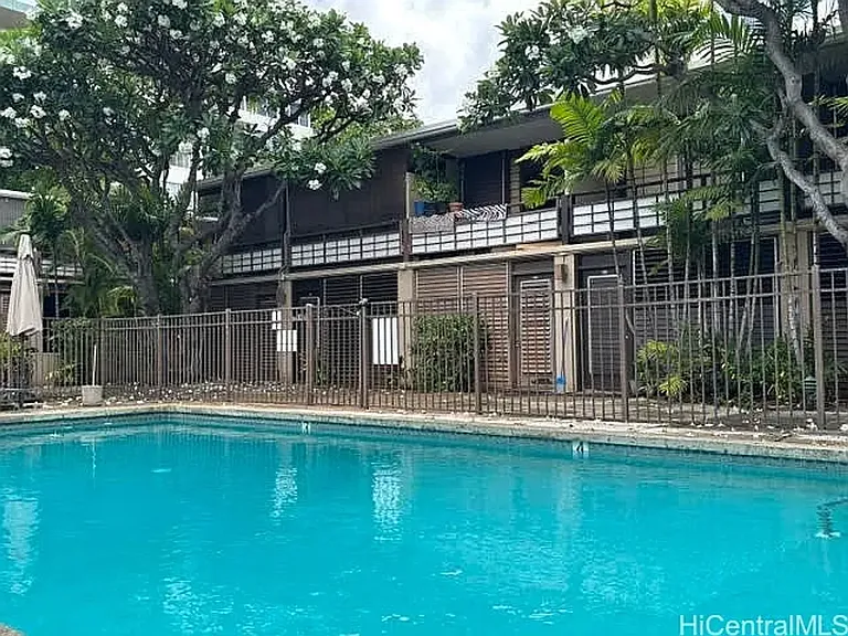 1700 Makiki St #107 — Photo 1