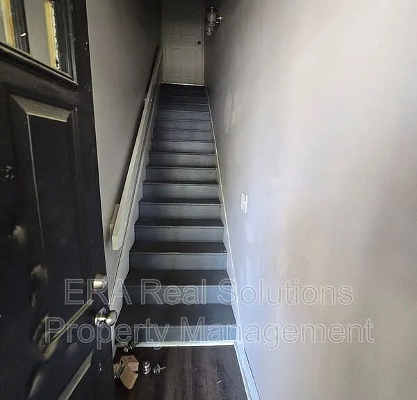 170 S Highland Ave — Photo 18
