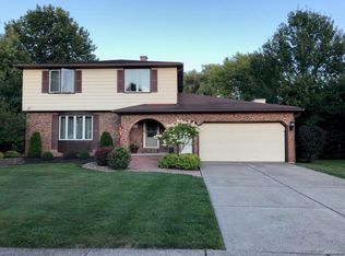 18 Old Post Rd, Lancaster, NY 14086