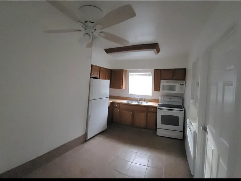 7668 Norwood St — Photo 10