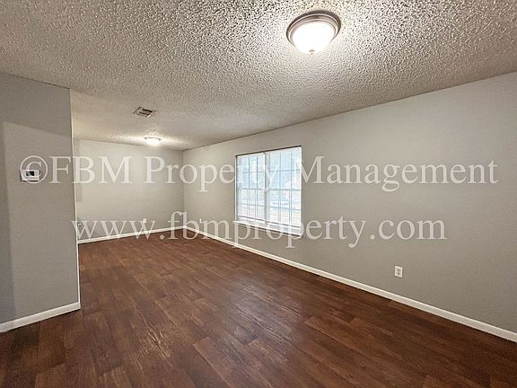 3rd image of 1020 Northwood Blvd APT 16