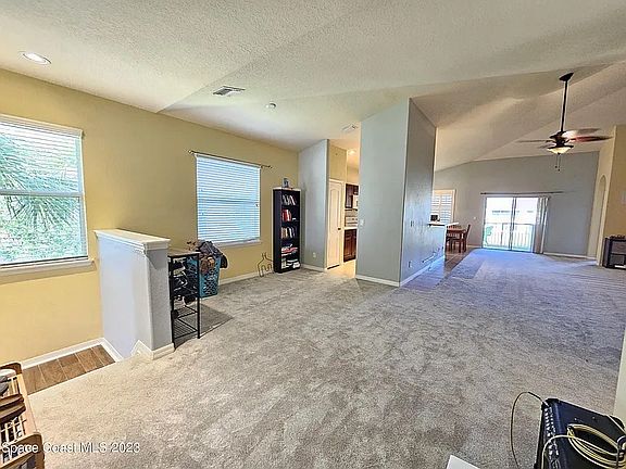 5th image of 927 Ocaso Ln Unit 201