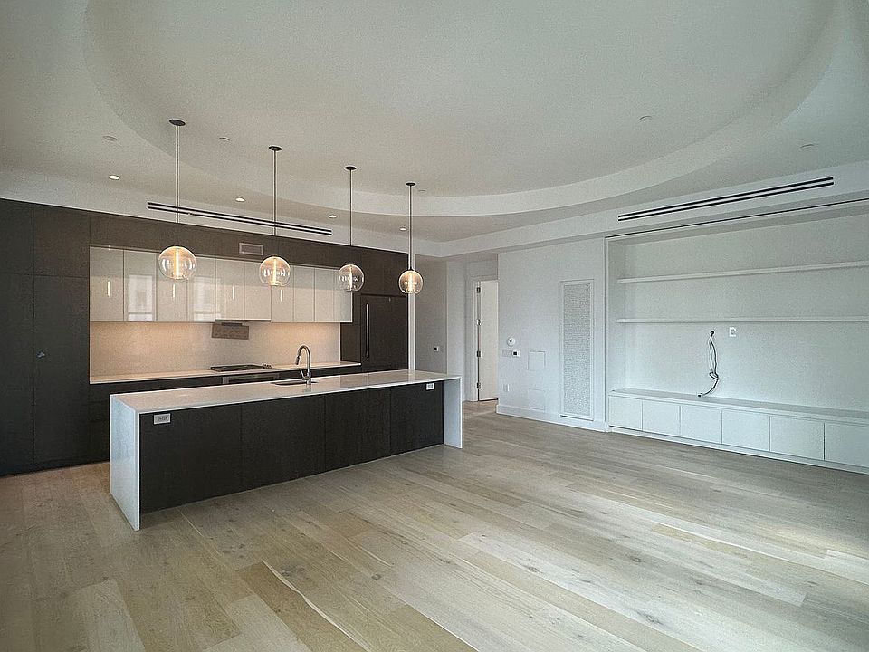 1st image of 15 Park Row #B