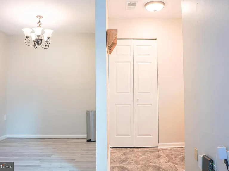 8622 Village Square Dr #8622 — Photo 12