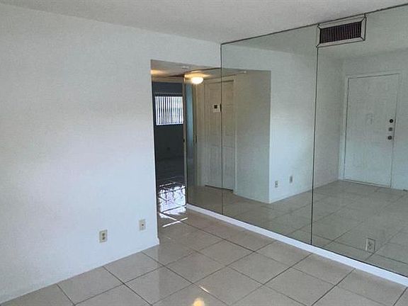 2nd image of 4129 Oak Terrace Dr