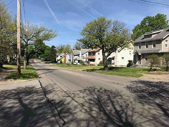 5th image of 538 E Archwood Ave