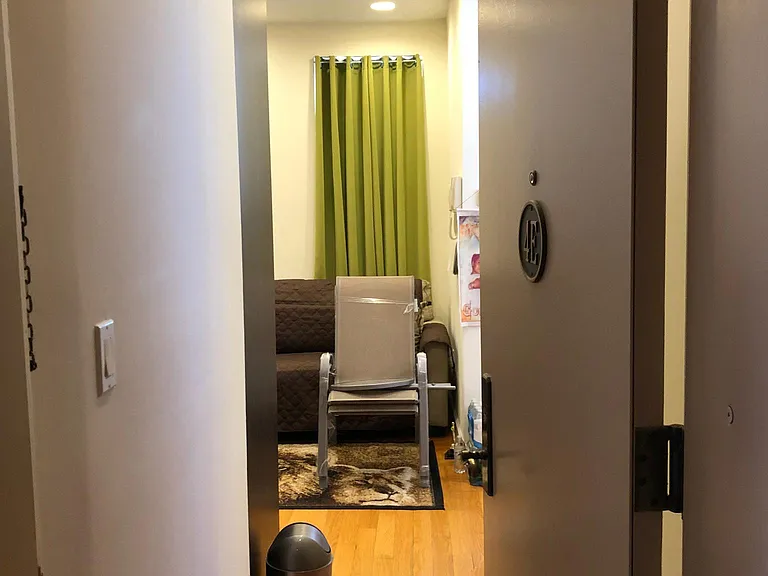 12311 Rockaway Beach Blvd #4E — Photo 5