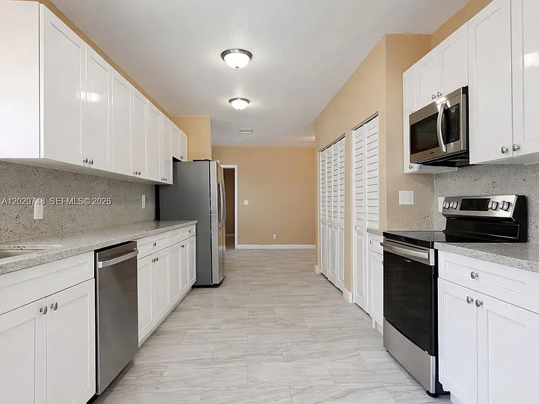1015 NW 8th Ave #A-B — Photo 3
