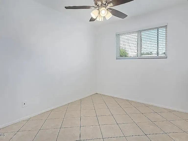 1372 W 15th St — Photo 10
