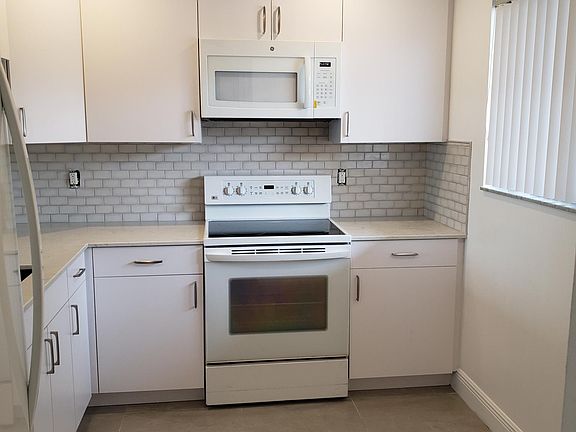 2nd image of 17000 NW 67th Ave APT 448