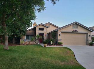 908 Rock Ridge Ct, Corona, CA 92878