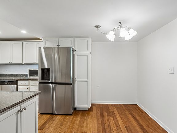 4th image of 200 Deborah Ln APT 6A