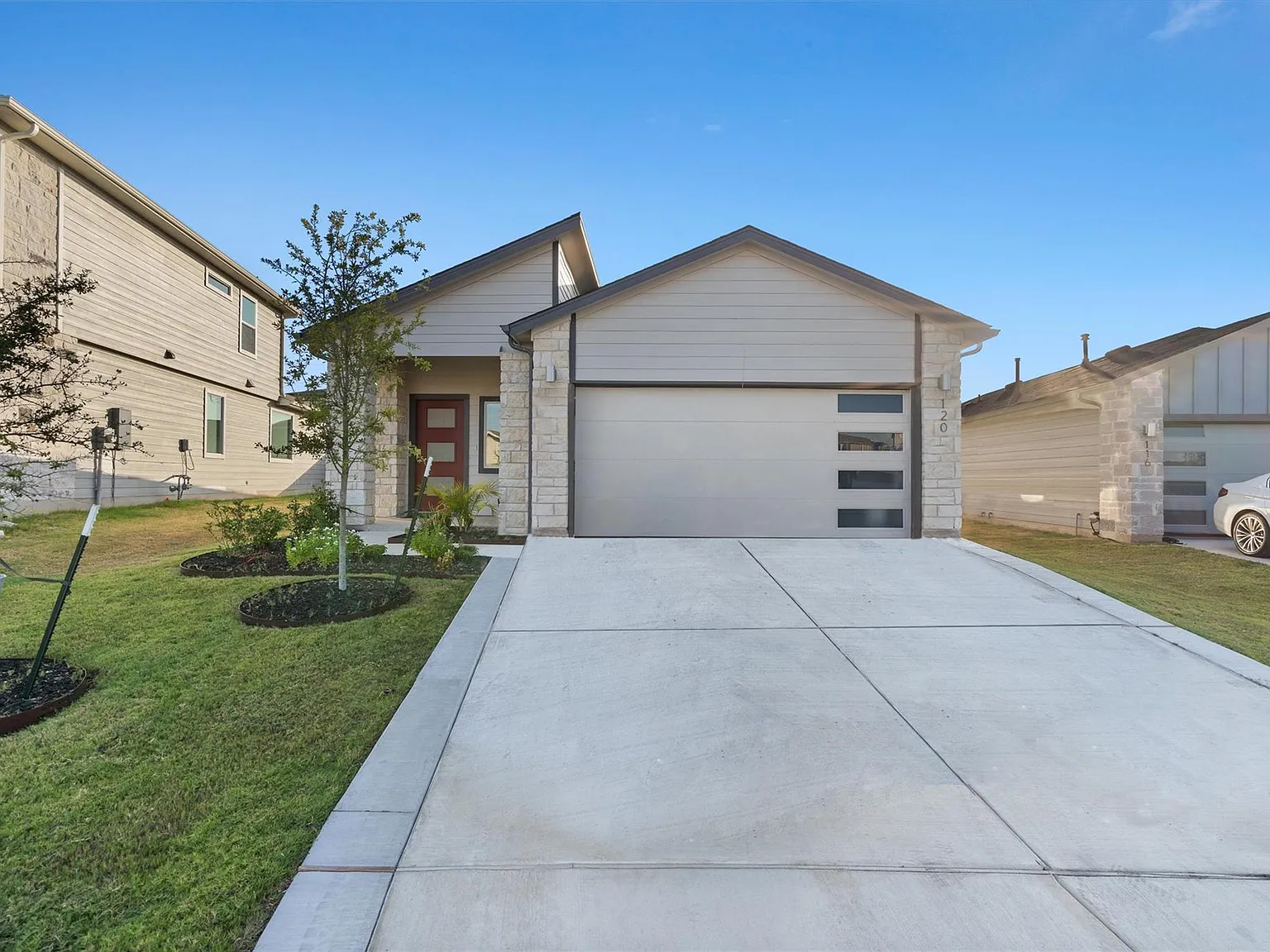 3 bed, 2.0 bath, 1499 sqft, $1,875 — Photo 2