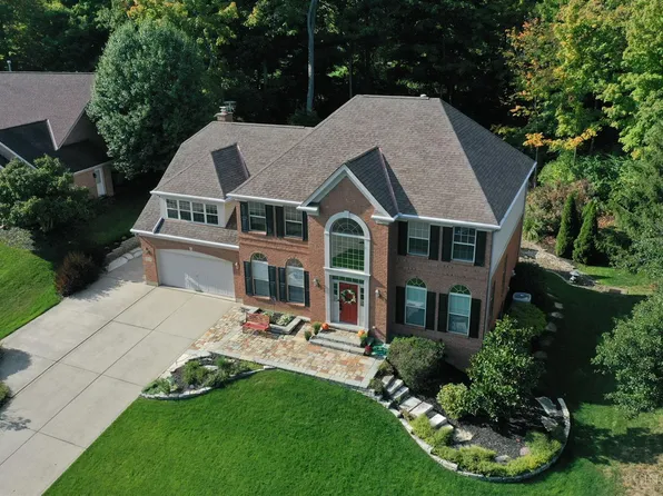 995 Castlebay, Cincinnati, OH 45245