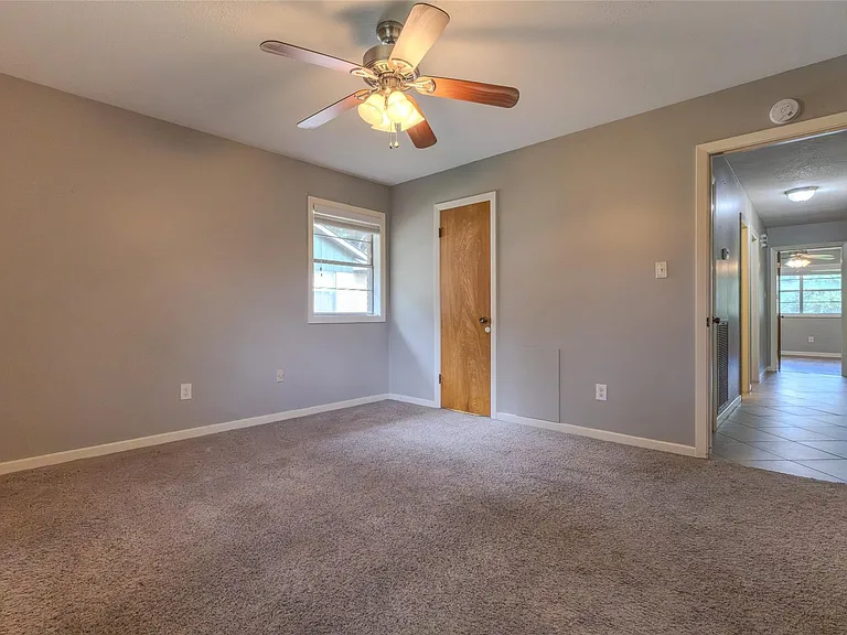 2308 Hillcrest Dr — Photo 12