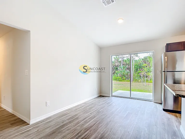 11501 N Landover Ter — Photo 10