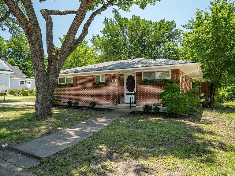 Listing photo 3