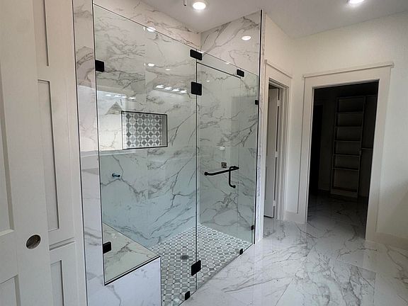 2nd image of 13811 Luka Ln