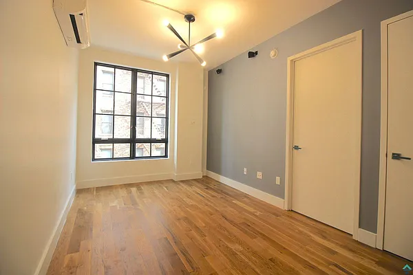 Rented by EXR | media 5