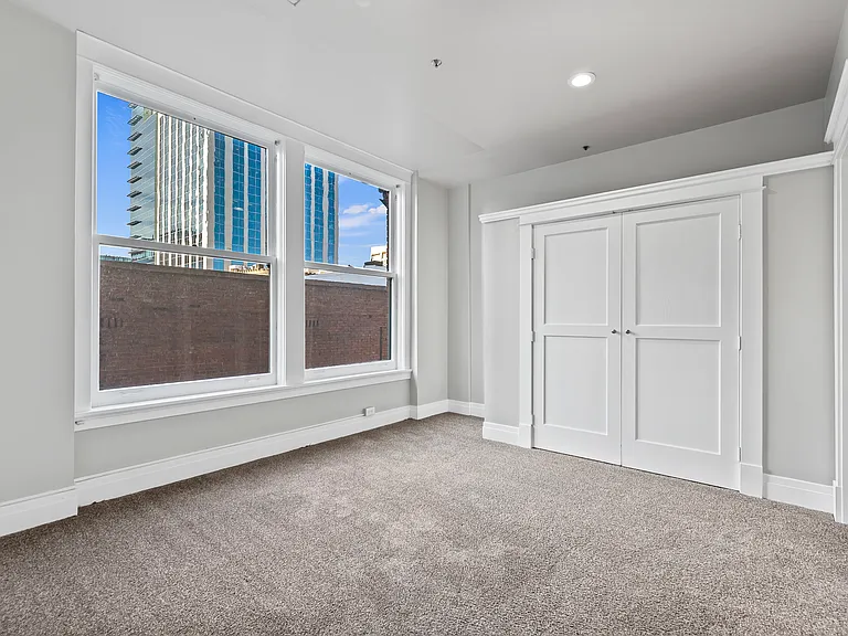 Idaho Building Apartments — Photo 36