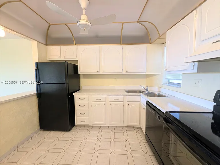 8900 Washington Blvd #505 — Photo 6