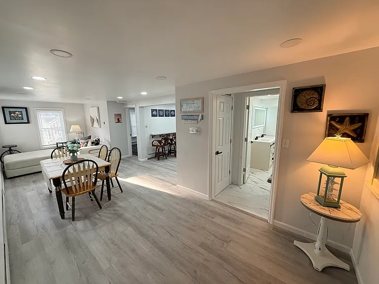 8 N Nashville Ave #1 — Photo 3