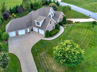 35 Sunset Ridge Ct, Johnson City, TN 37615