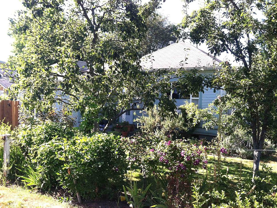 2nd image of 1064 NE 97th St