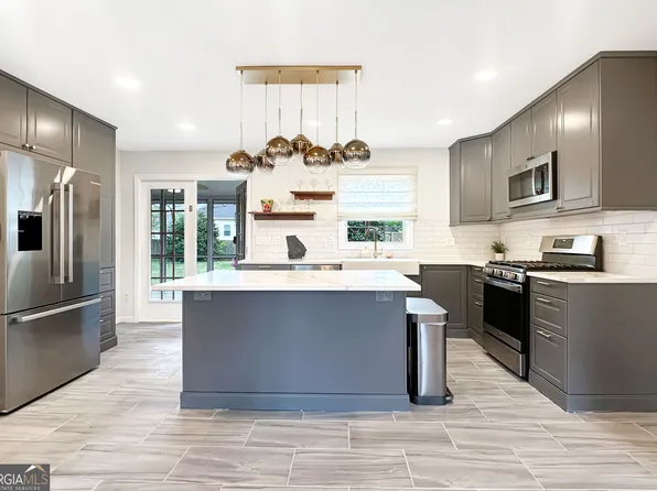 2484 Powers Ferry Dr SE, Marietta, GA 30067