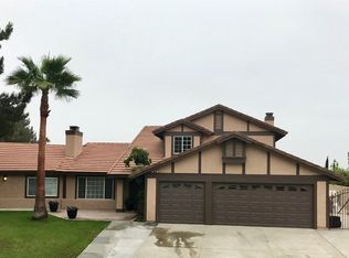 1449 Labrador Cir, Corona, CA 92882
