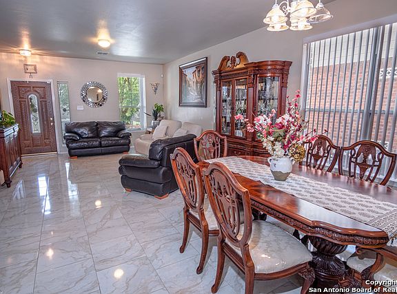 5th image of 12138 Dawson Cir