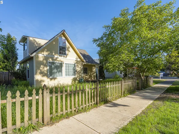 521 18th St SE, Salem, OR 97301