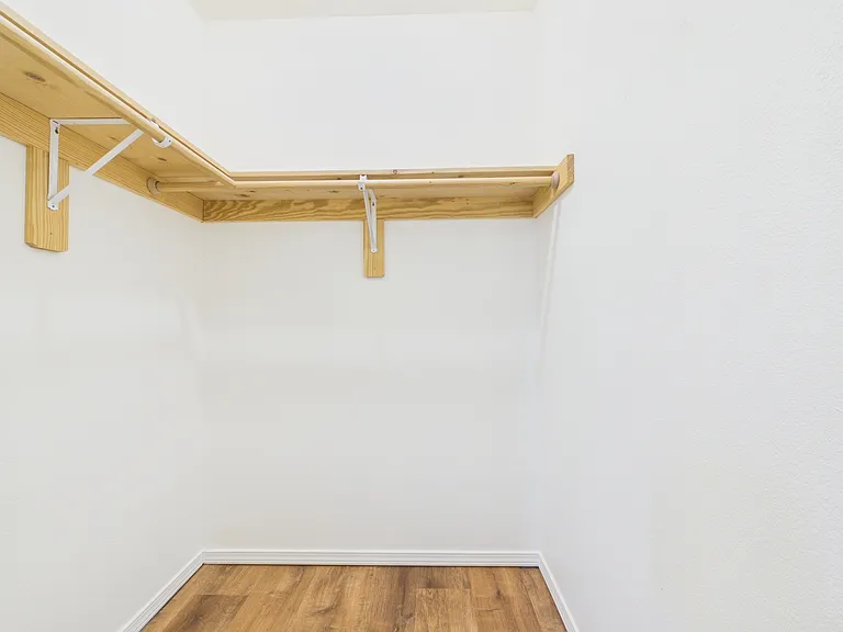 245 Johnson St — Photo 15