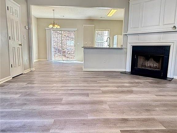 5th image of 4093 Howell Park Rd