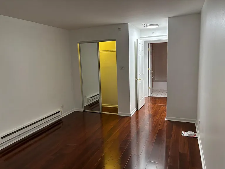 1900 W Knightsbridge Dr #2A — Photo 8