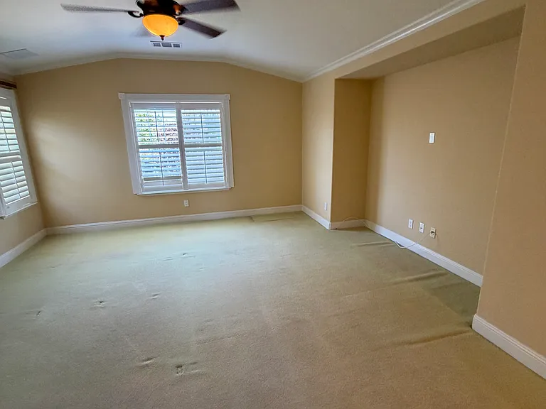 128 Regent Dr — Photo 23