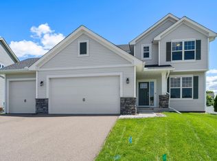 7574 Waterlily Way, Shakopee, MN 55379