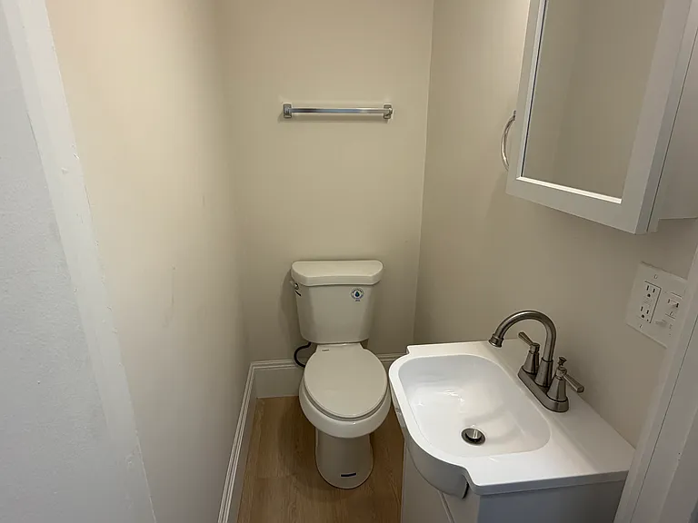 10524 Lee Ave — Photo 5