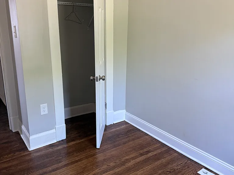 798 N Grantley St — Photo 31