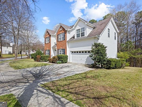 3rd image of 1380 Commonwealth Ln